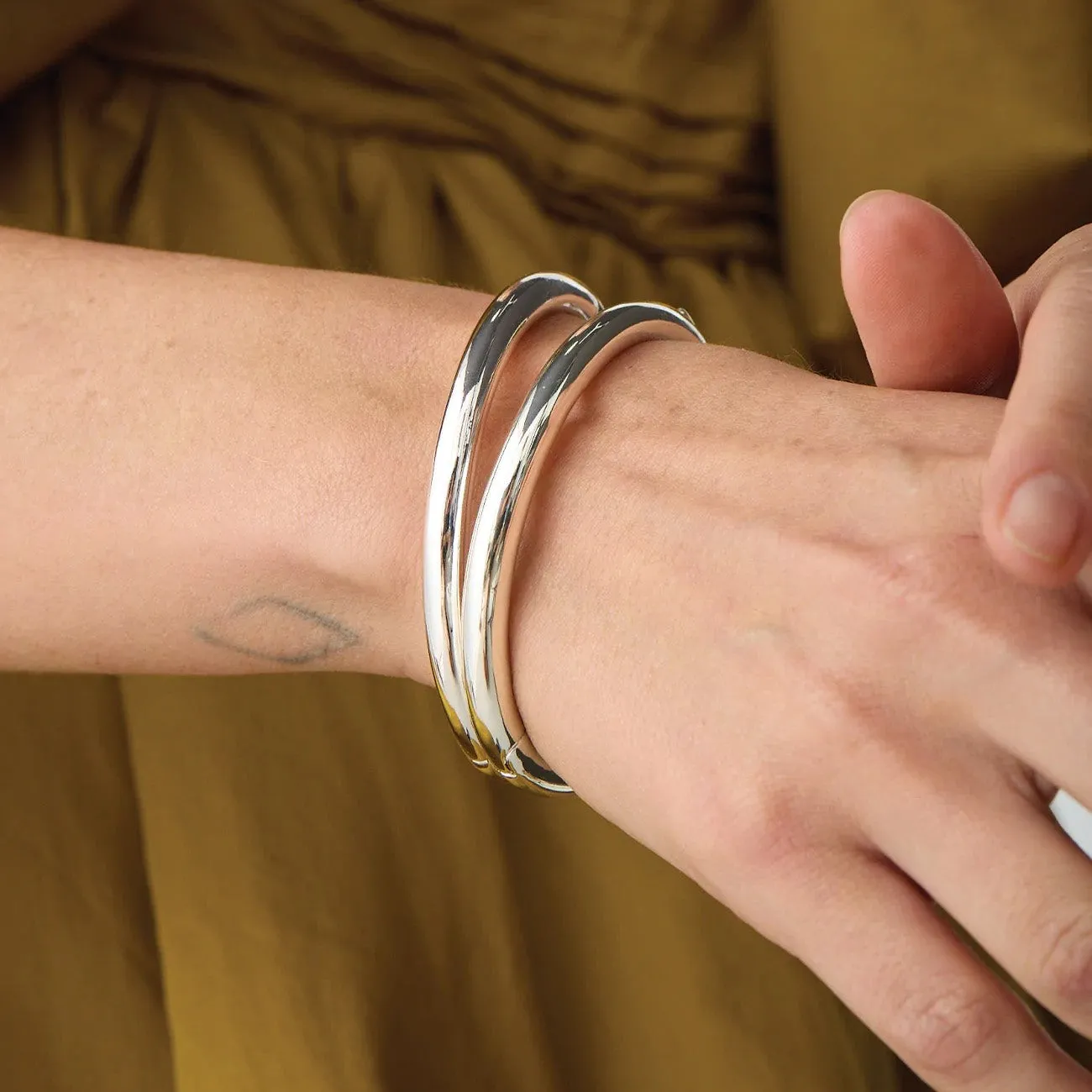 Gia Bangle (Silver)